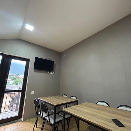 Aldema Hotell Kazbegi Eksteriør bilde