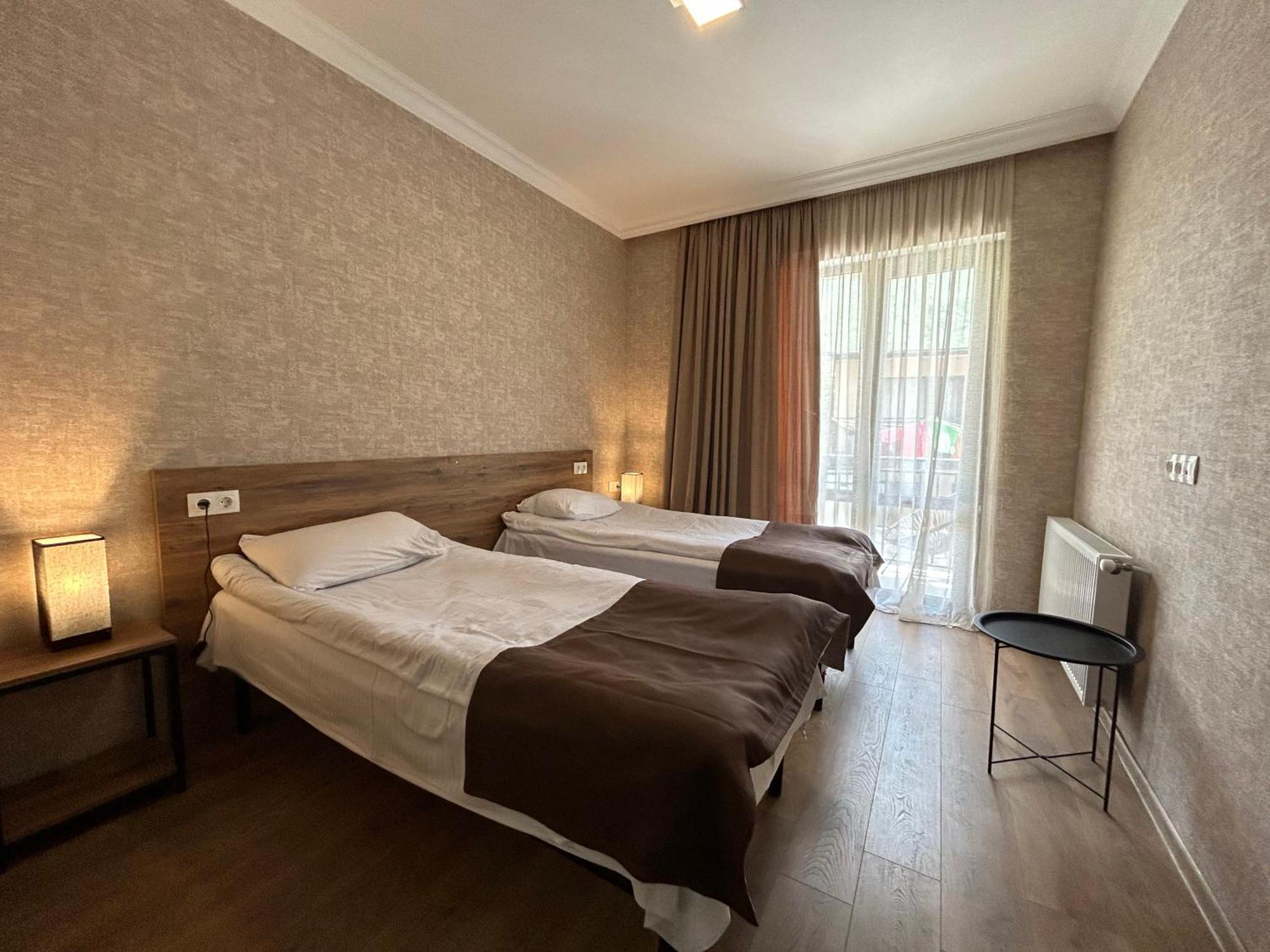 Aldema Hotell Kazbegi Eksteriør bilde