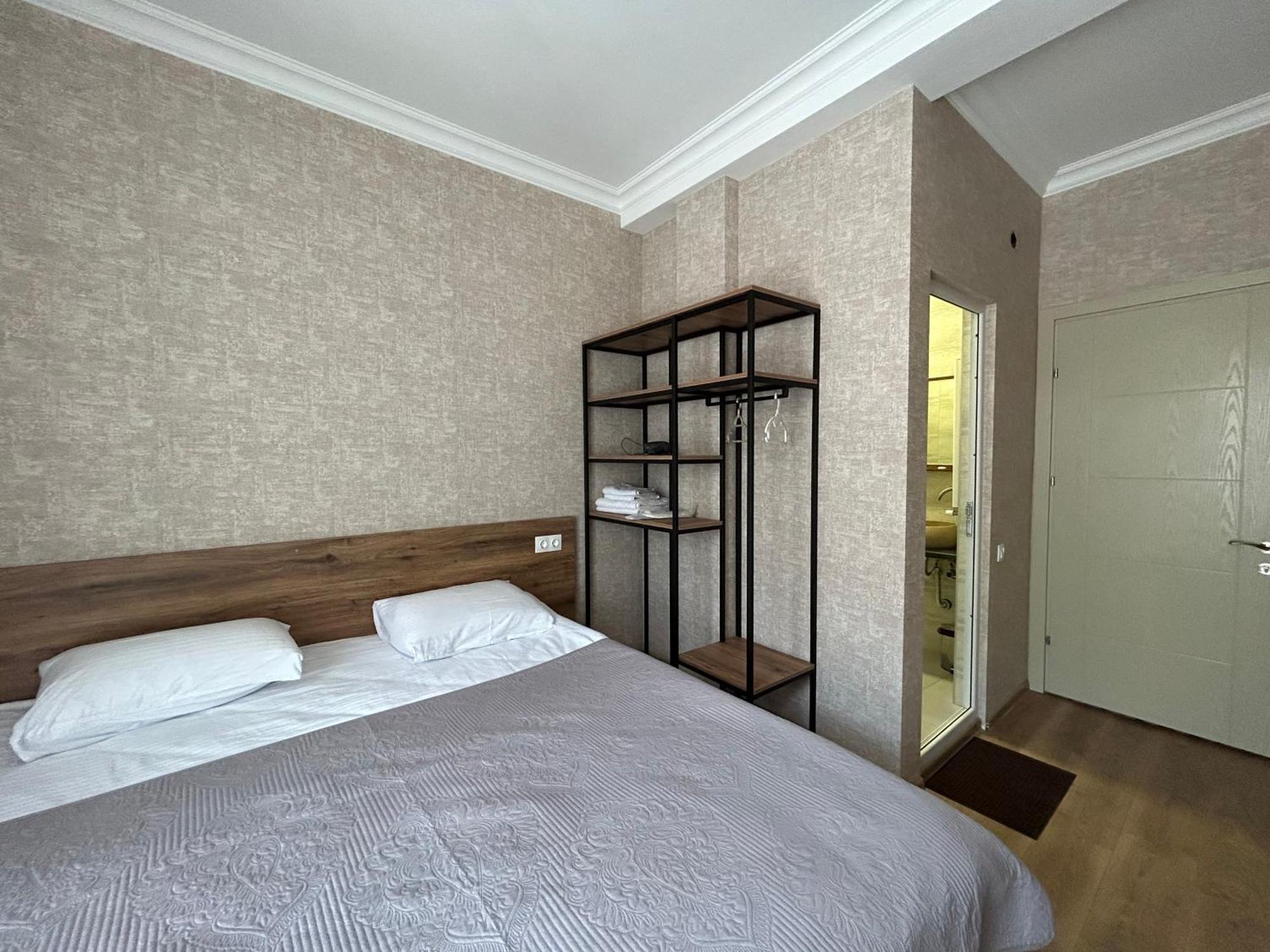 Aldema Hotell Kazbegi Eksteriør bilde