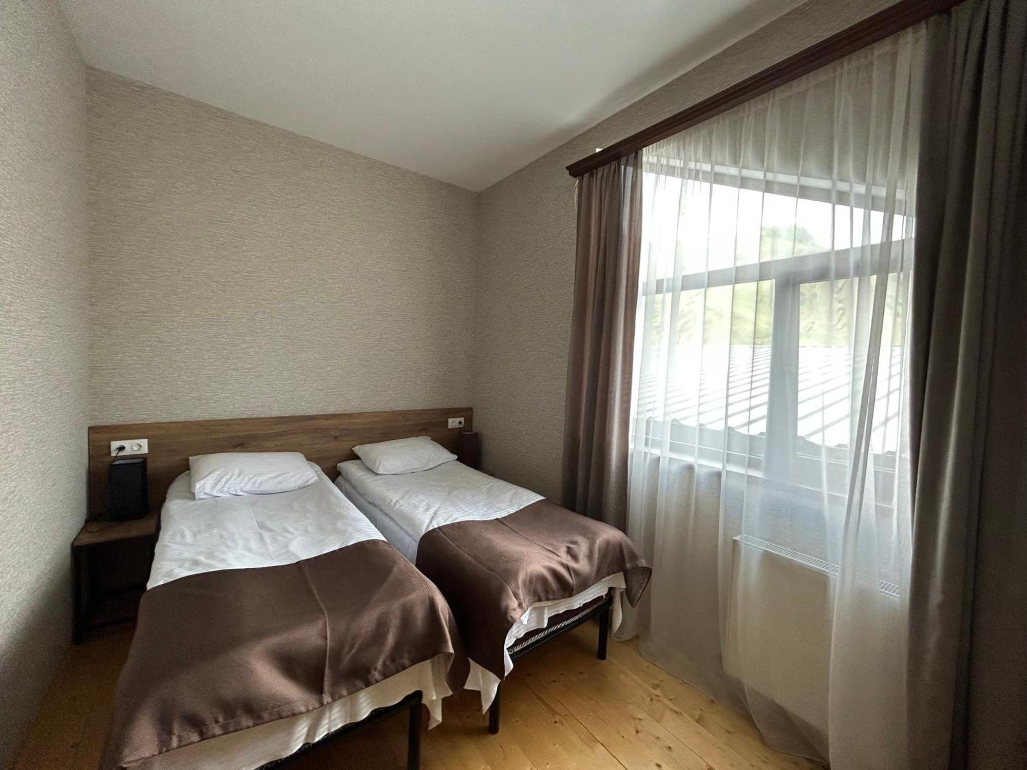Aldema Hotell Kazbegi Eksteriør bilde